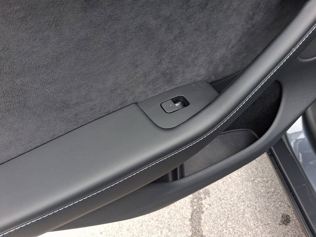 Used 2024 Tesla Model Y Long Range image 12