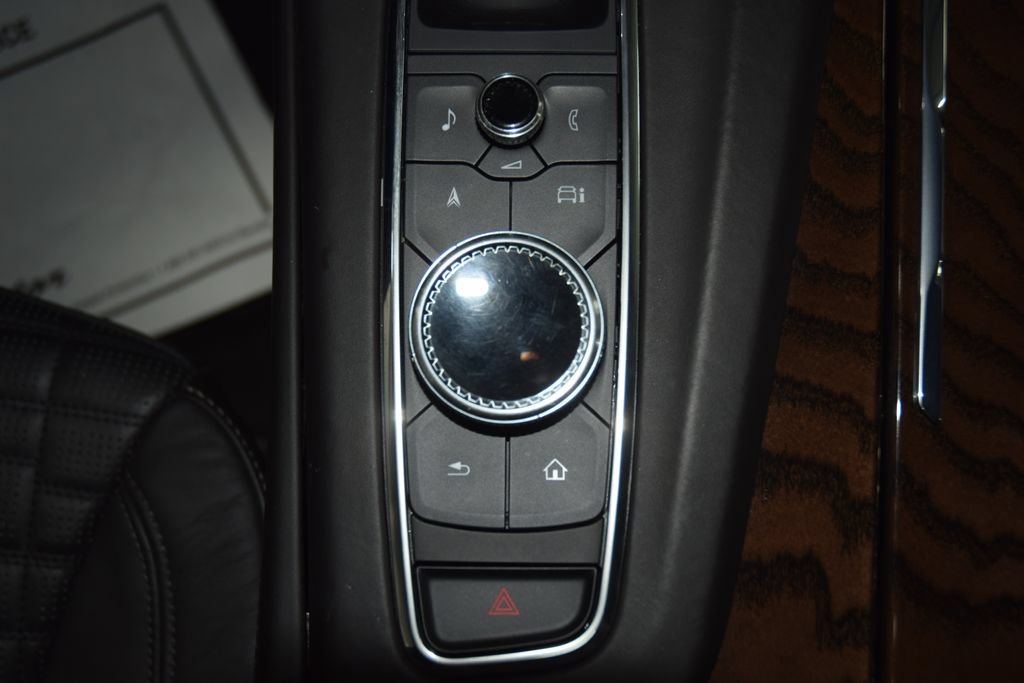 Used 2024 Cadillac Escalade ESV Premium Luxury Platinum AWD/4WD image 37