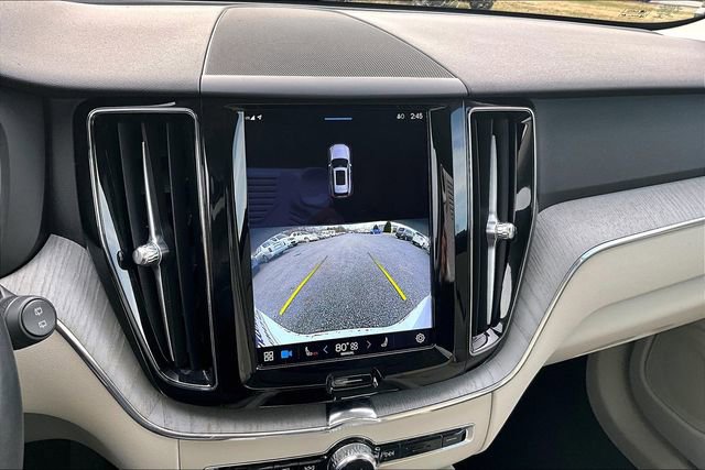 Used 2023 Volvo XC60 B5 Plus image 14