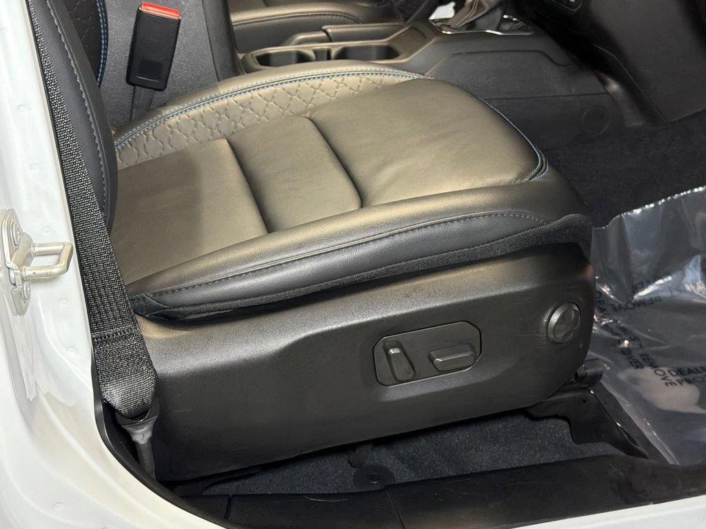 Used 2024 Jeep Wrangler High Altitude AWD/4WD image 13