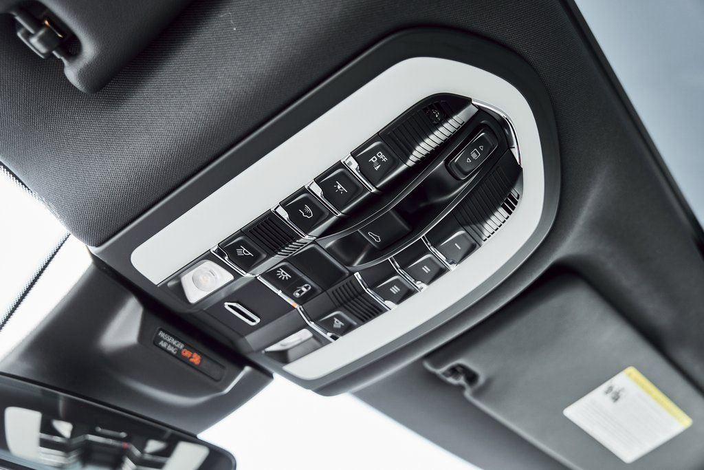 Used 2025 Porsche Macan GTS image 81