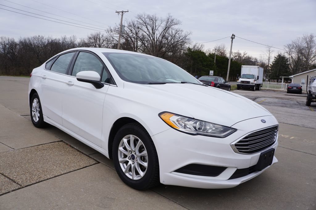 Used 2017 Ford Fusion S image 2