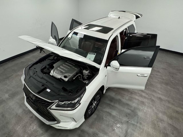 Used 2019 Lexus LX 570 4WD w/ Luxury Package image 12