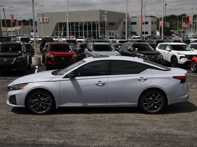 Certified 2024 Nissan Altima 2.0 SR FWD image 2