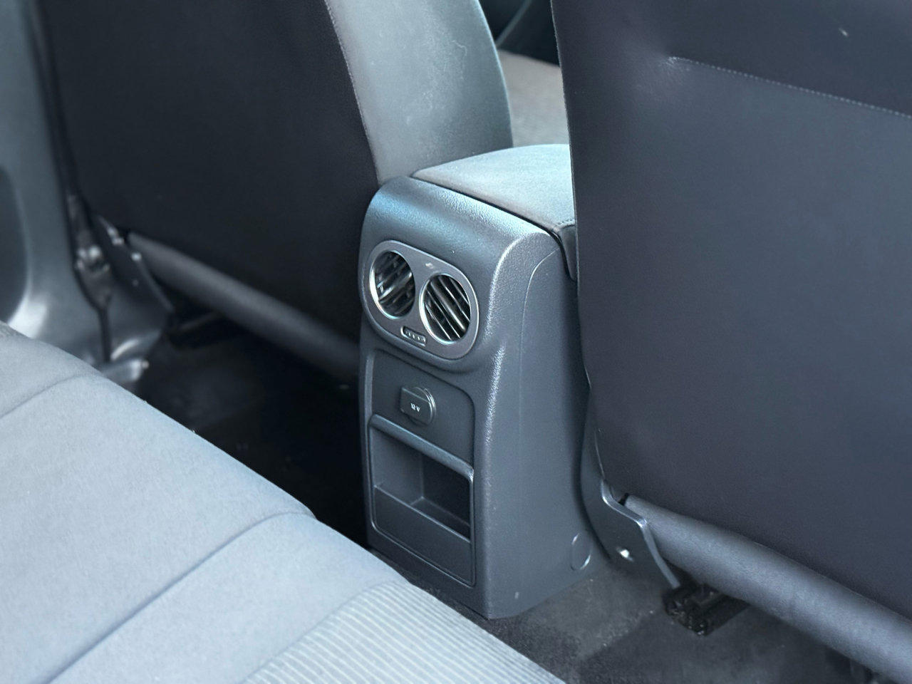 Used 2017 Volkswagen Tiguan Limited w/ Premium Package image 19