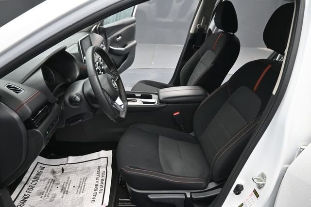 Used 2025 Nissan Sentra SR FWD image 12