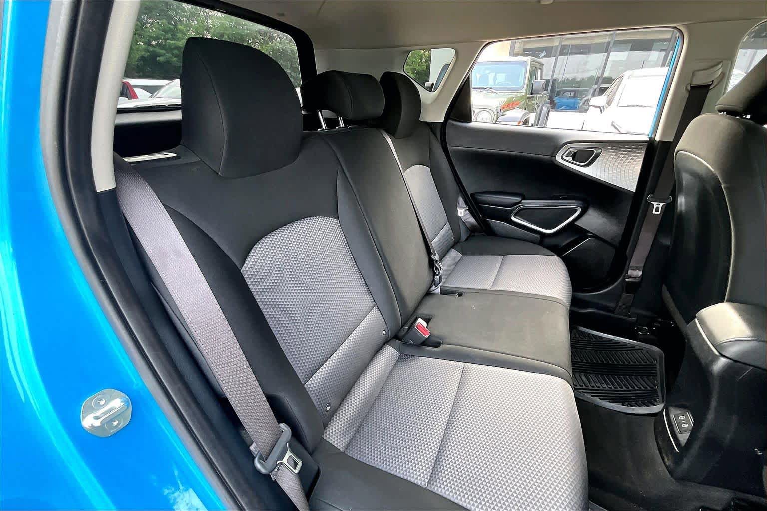 Used 2024 Kia Soul S FWD image 19