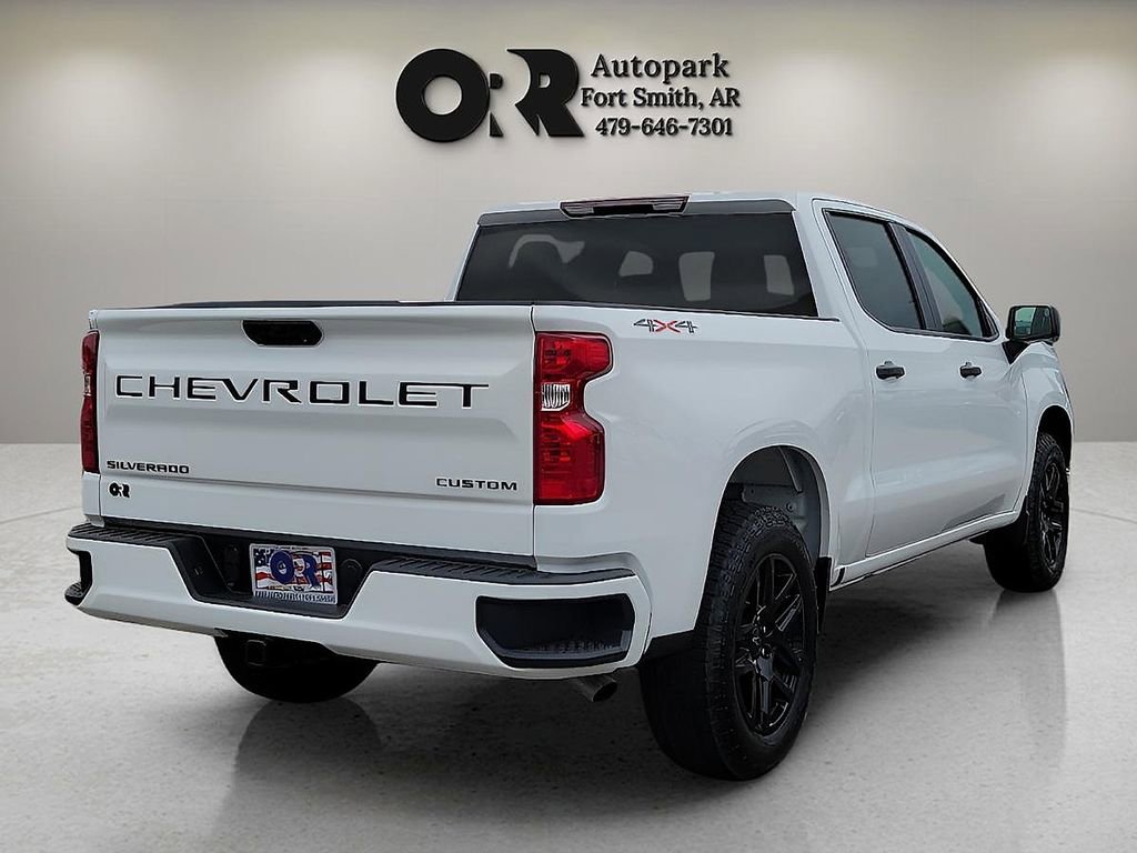 Used 2025 Chevrolet Silverado 1500 Custom w/ LPO, Dark Essentials Package image 5
