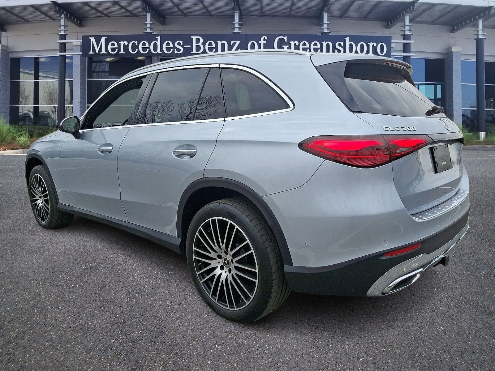 Used 2023 Mercedes-Benz GLC 300 4MATIC image 6