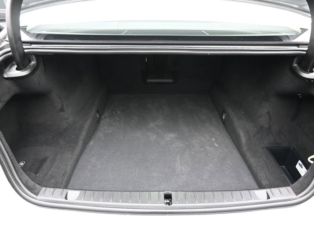 Used 2016 BMW 750i xDrive image 23