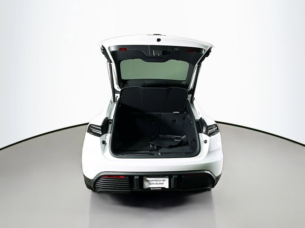Certified 2024 Porsche Macan 4 Electric image 28