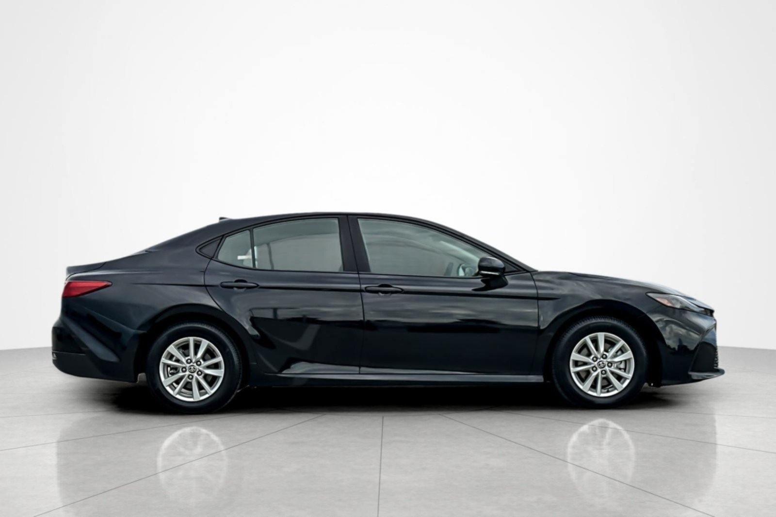 Certified 2025 Toyota Camry LE FWD image 6