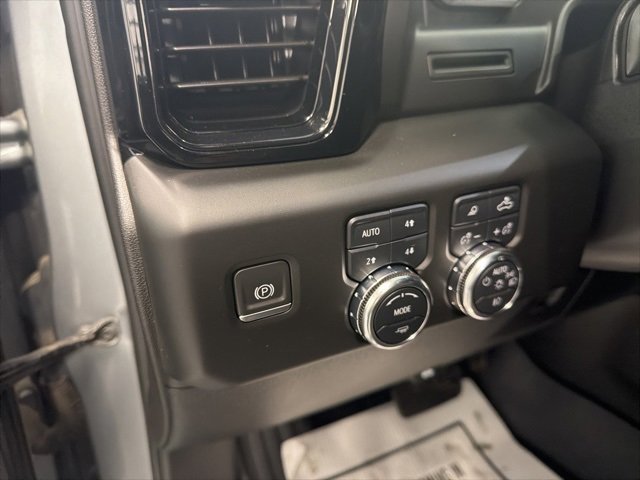 Used 2024 GMC Sierra 2500 AT4 image 22