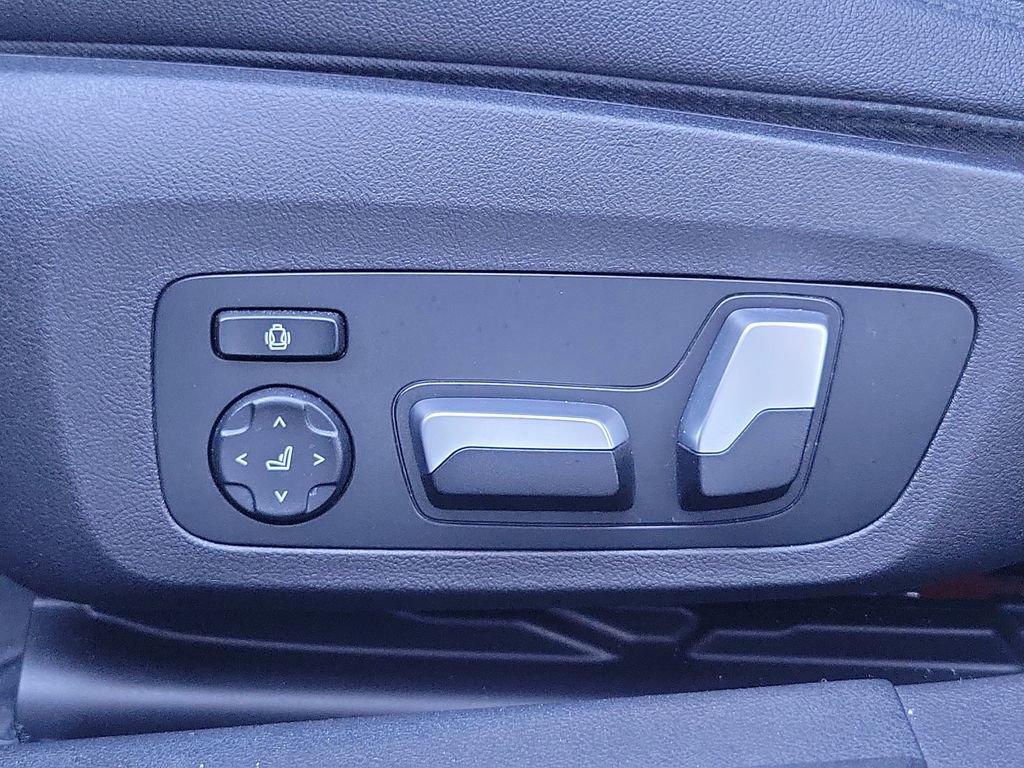 Used 2020 BMW 330i xDrive 330i xDrive w/ Premium Package image 16