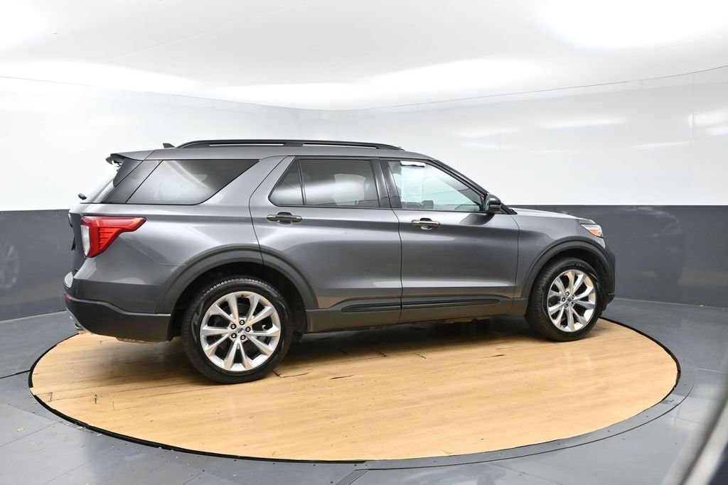 Used 2021 Ford Explorer Platinum w/ Premium Technology Package AWD/4WD image 10