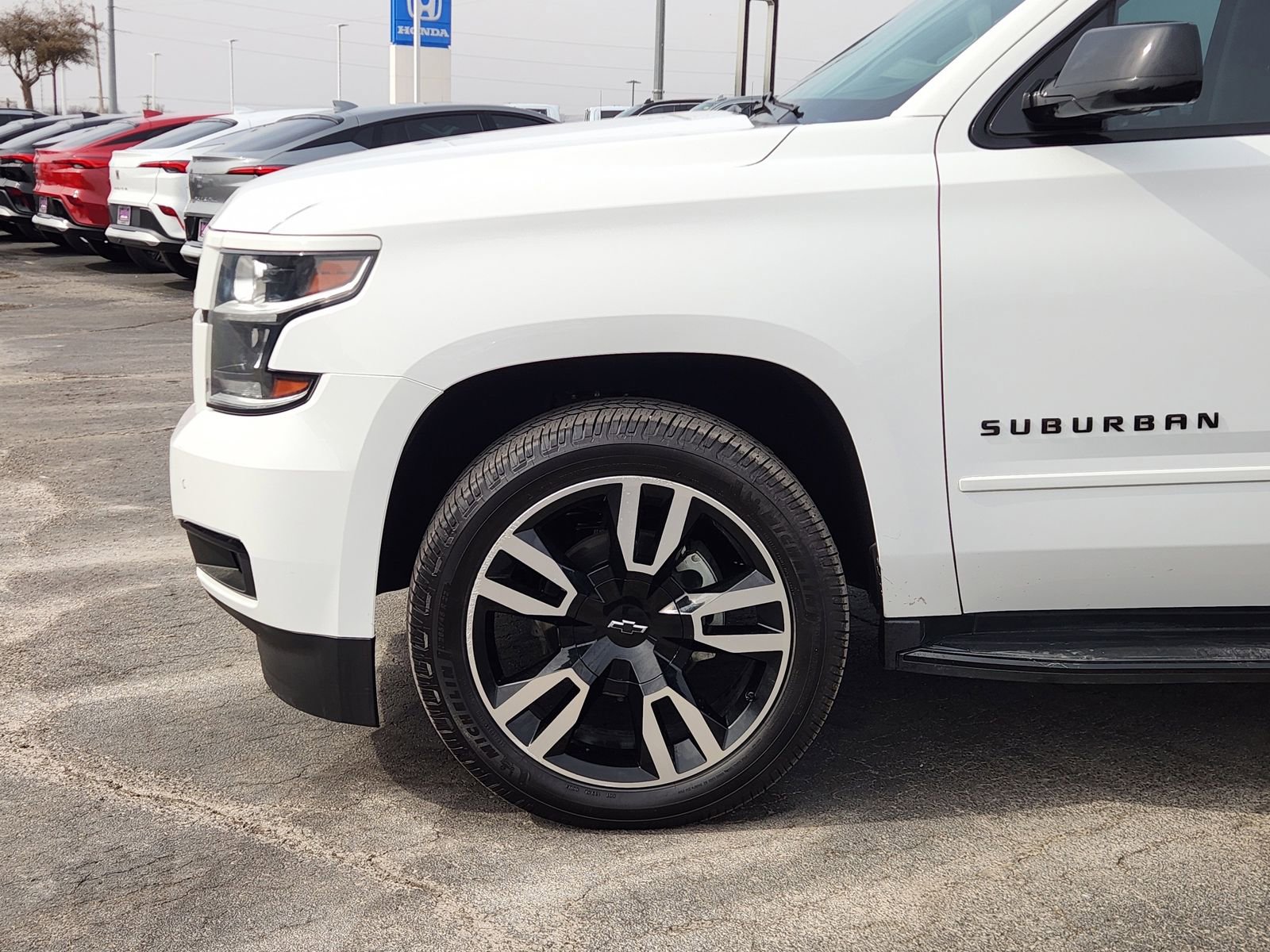 Used 2019 Chevrolet Suburban Premier image 9