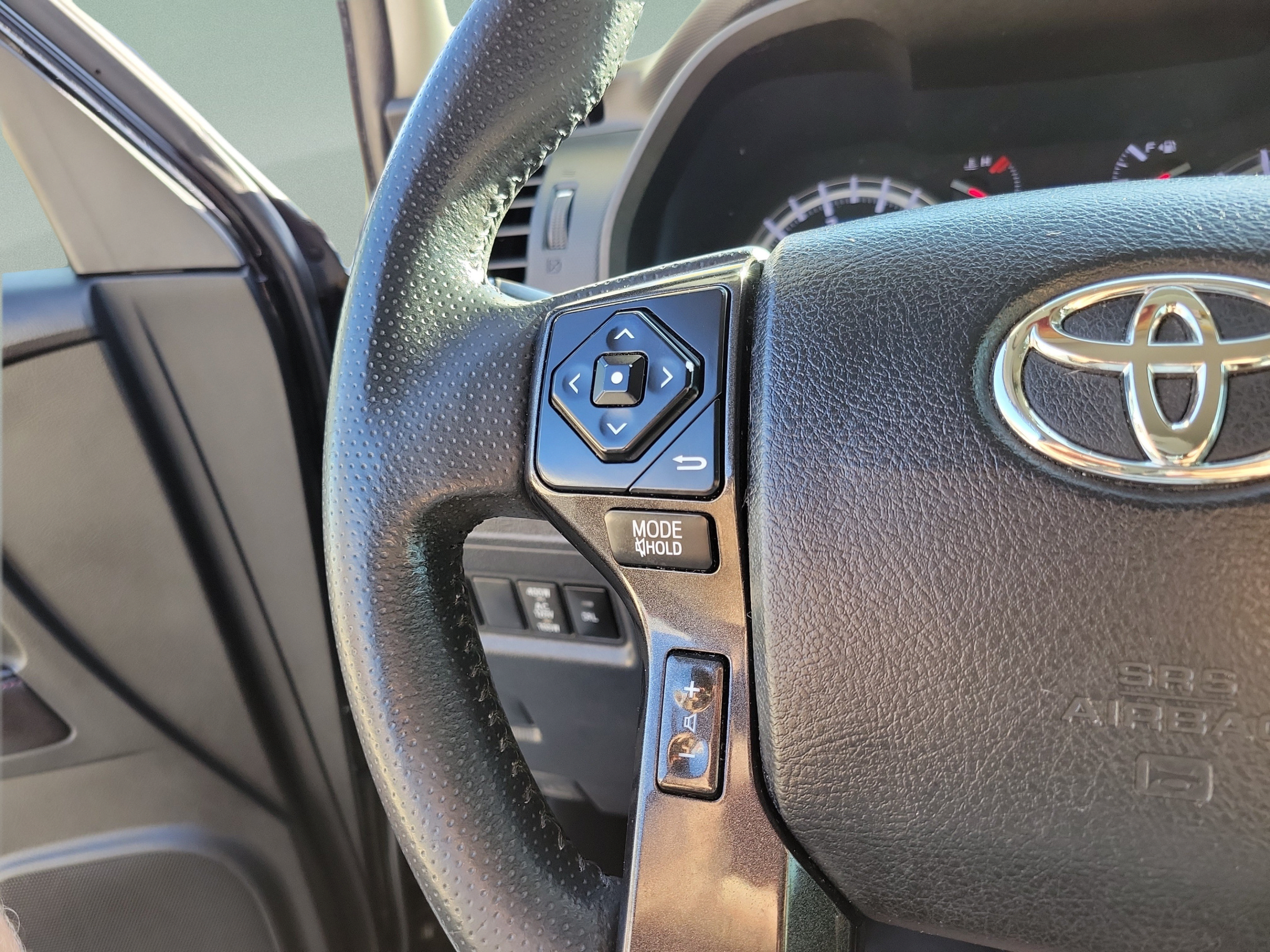 Used 2017 Toyota 4Runner TRD Off-Road AWD/4WD image 14