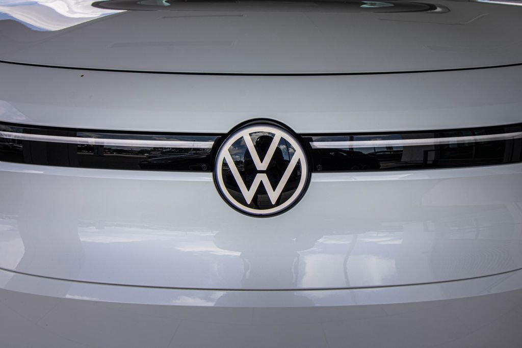 Used 2023 Volkswagen ID.4 Pro S AWD/4WD image 8