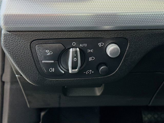 Used 2025 Audi Q5 Prestige image 11