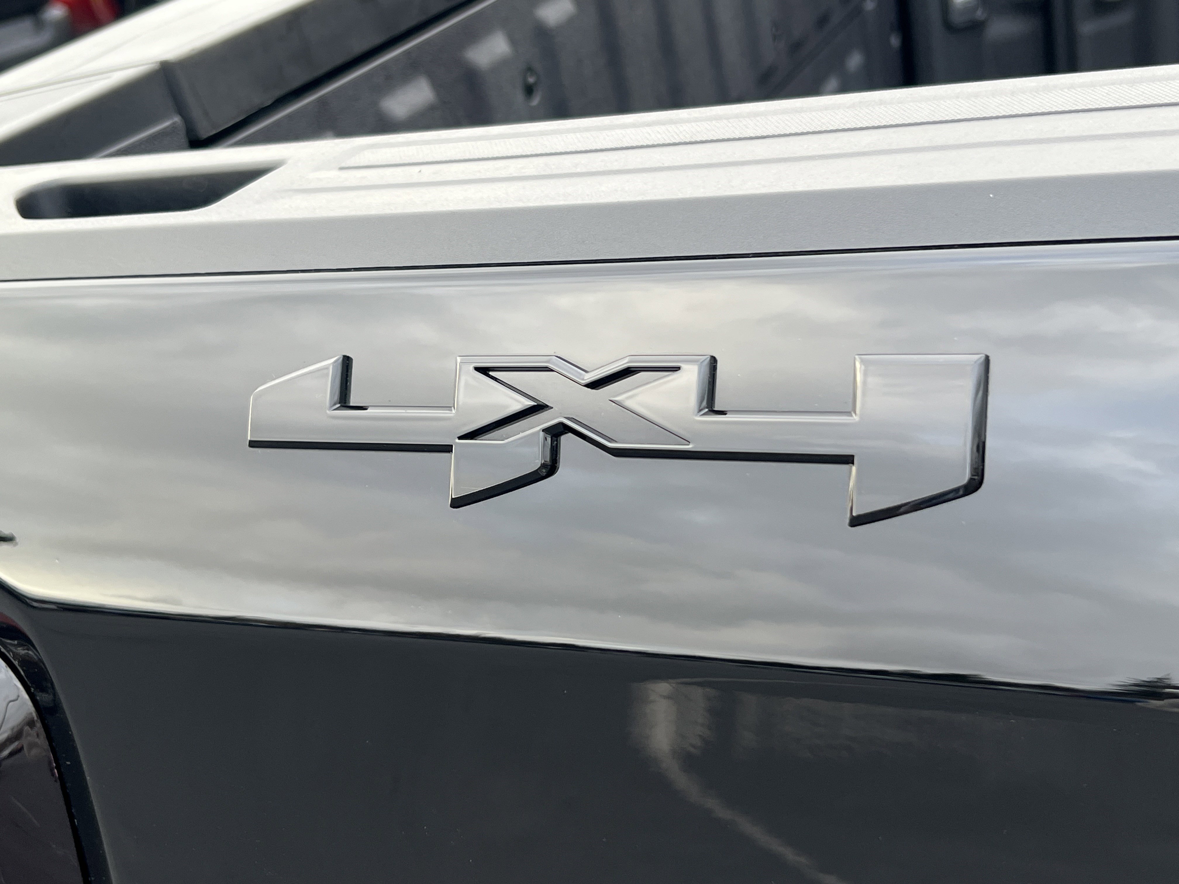 Used 2025 GMC Sierra 1500 Elevation image 10