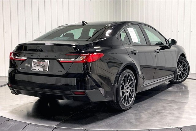 Used 2025 Toyota Camry SE FWD image 14