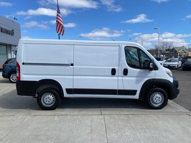 Used 2025 RAM ProMaster 2500 w/ Convenience Group FWD image 2
