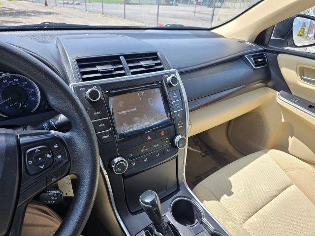 Used 2016 Toyota Camry LE FWD image 25