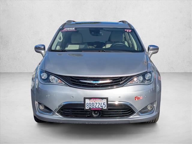 Used 2017 Chrysler Pacifica Platinum FWD video 2