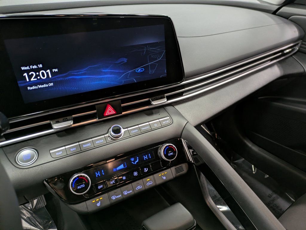 Used 2023 Hyundai Elantra SEL w/ Convenience Package image 10