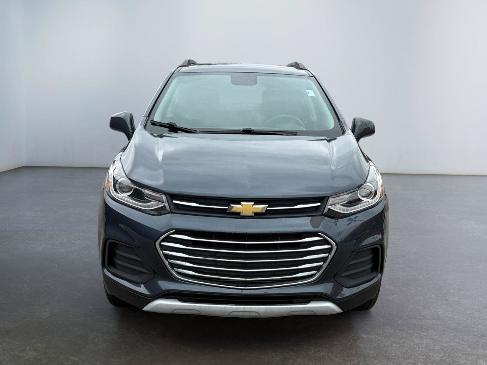 Used 2022 Chevrolet Trax LT w/ LT Convenience Package AWD/4WD image 8
