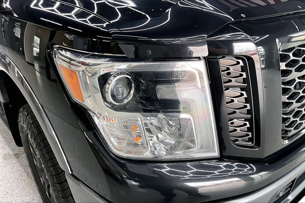 Used 2017 Nissan Titan PRO-4X image 32