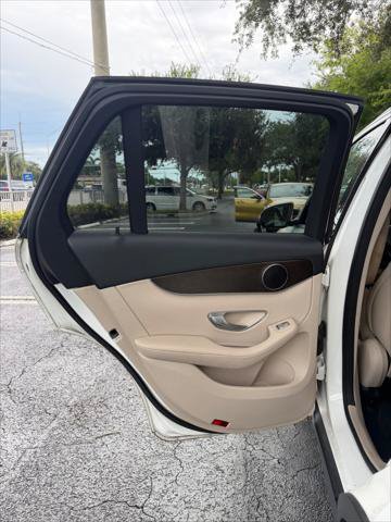 Used 2019 Mercedes-Benz GLC 300 image 23