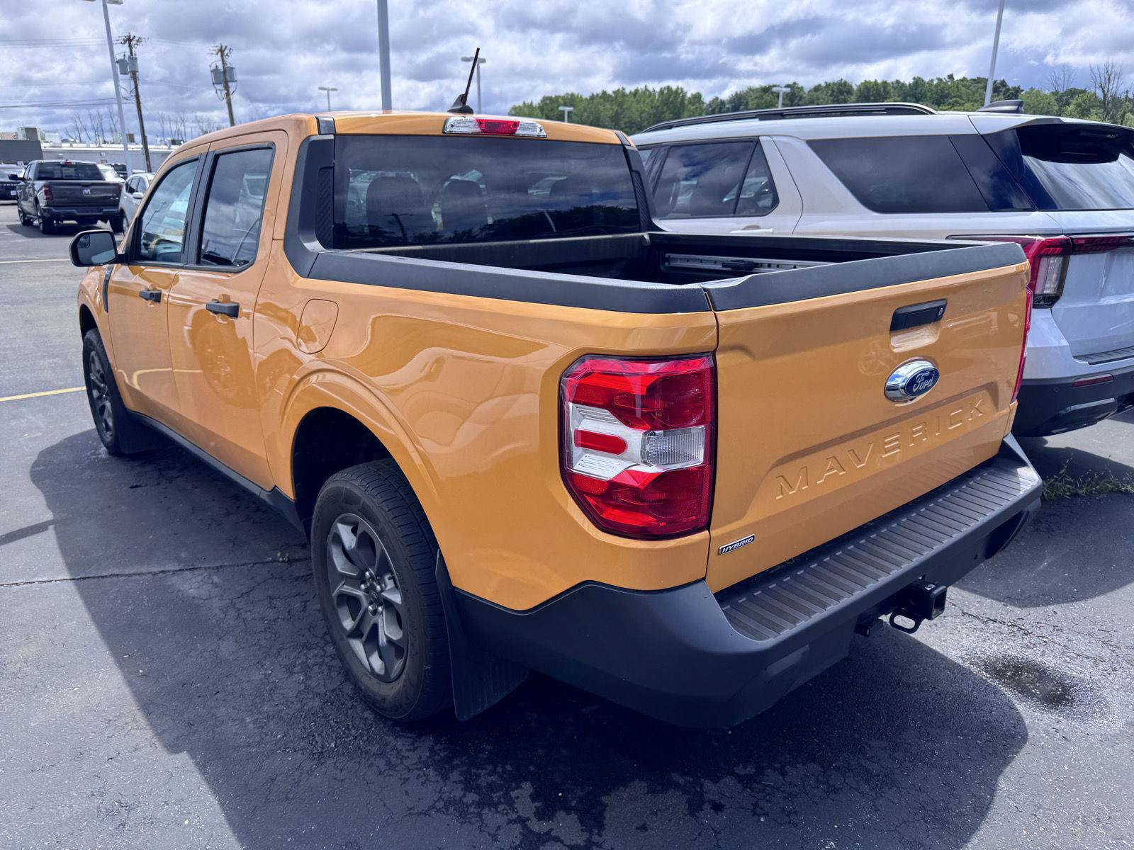 Used 2023 Ford Maverick XLT w/ XLT Luxury Package FWD image 6
