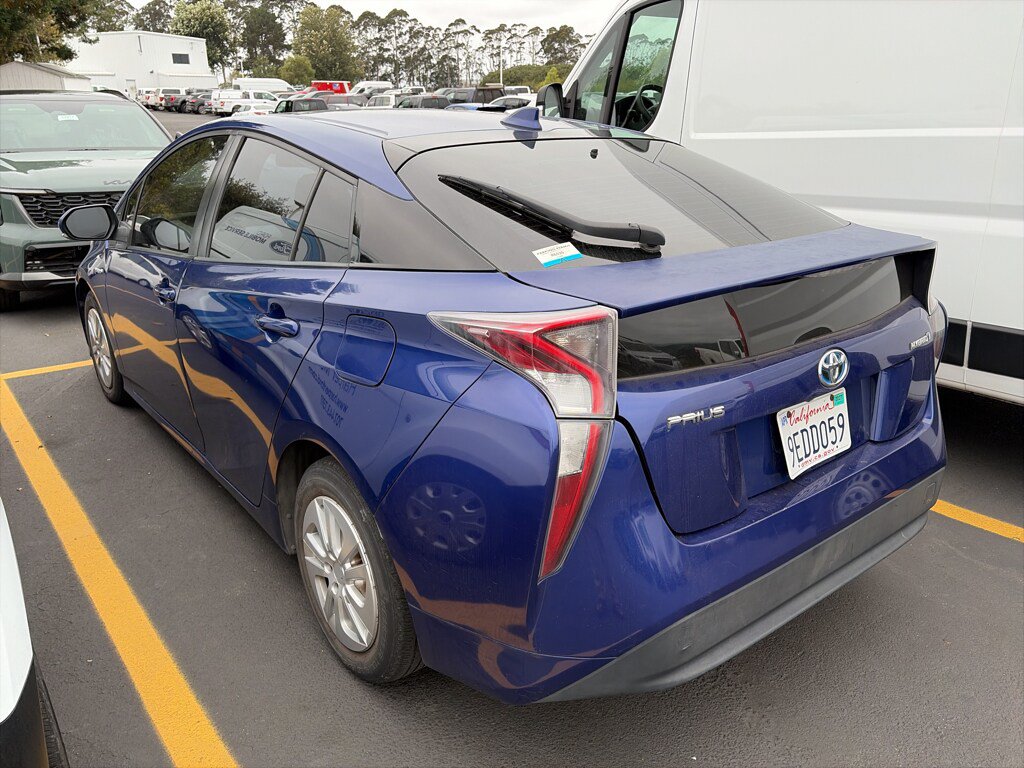 Used 2016 Toyota Prius Two FWD image 2