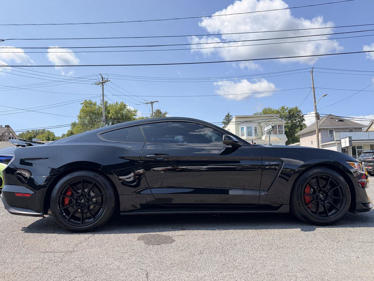 Used 2019 Ford Mustang Shelby GT350 w/ Technology Package RWD image 4
