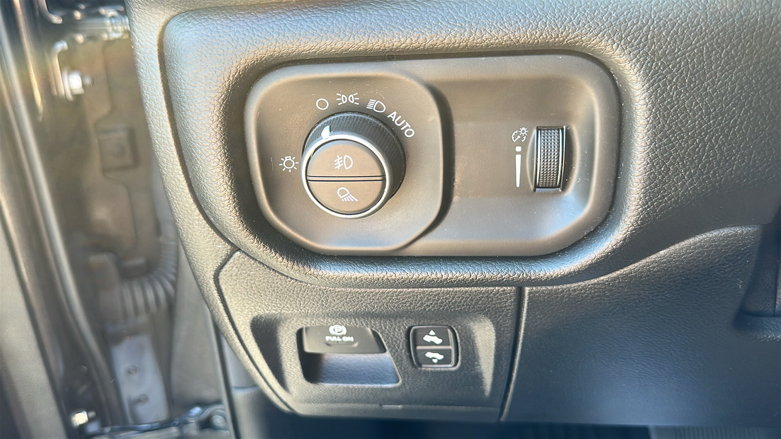 Used 2020 RAM 1500 Big Horn AWD/4WD image 16