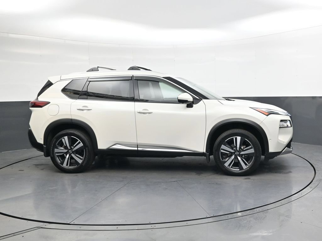 Used 2022 Nissan Rogue Platinum w/ Head-Up Display Package image 3