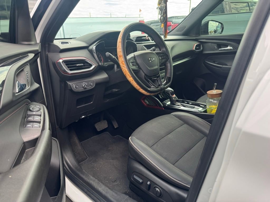 Used 2023 Chevrolet TrailBlazer RS FWD image 4