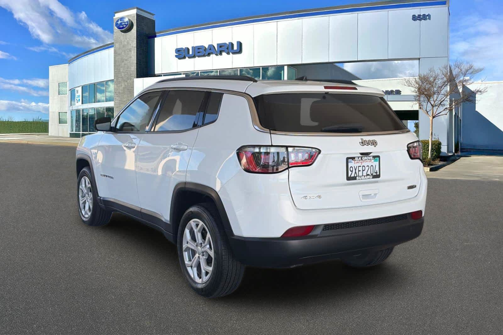 Used 2024 Jeep Compass Latitude AWD/4WD image 7
