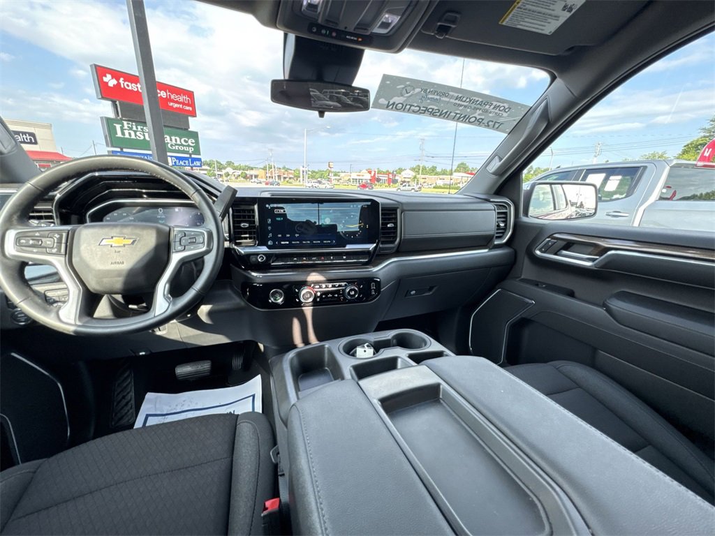 Used 2023 Chevrolet Silverado 1500 LT image 10