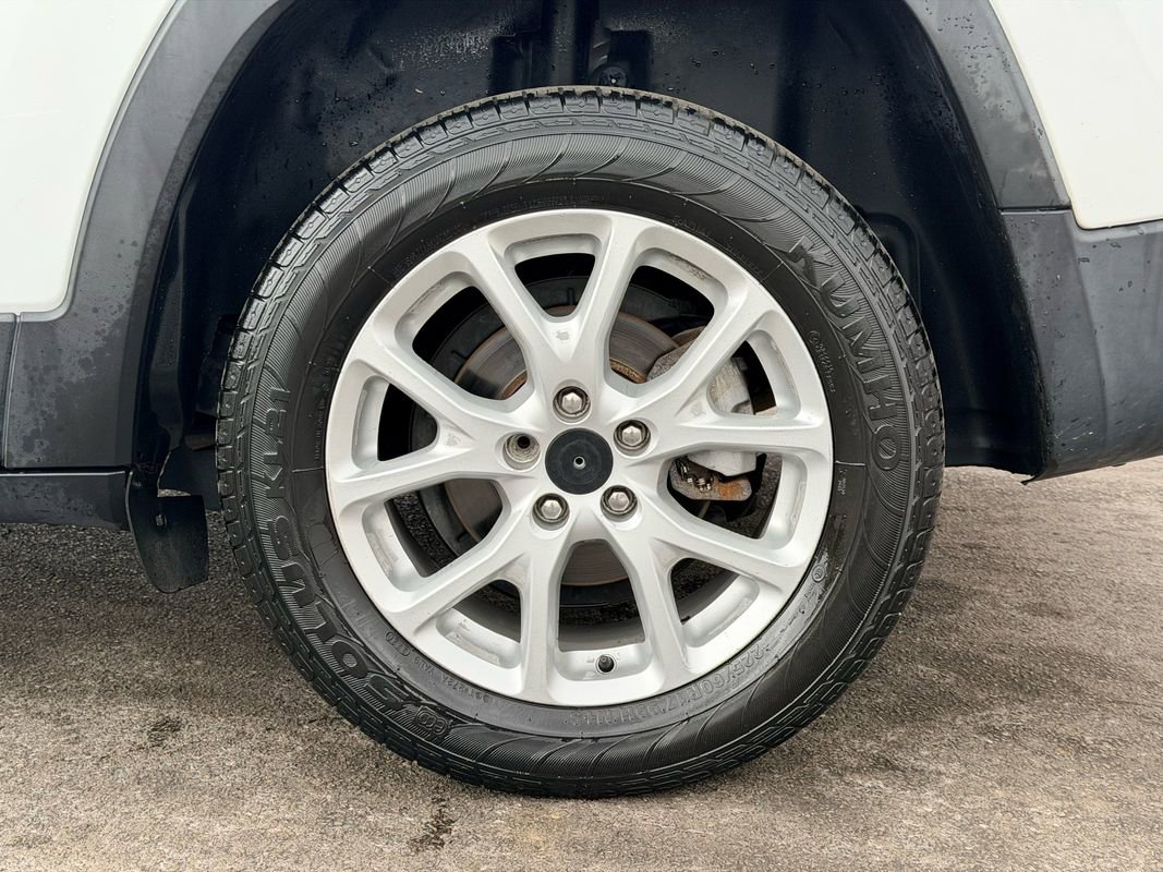 Used 2017 Jeep Cherokee Latitude image 23