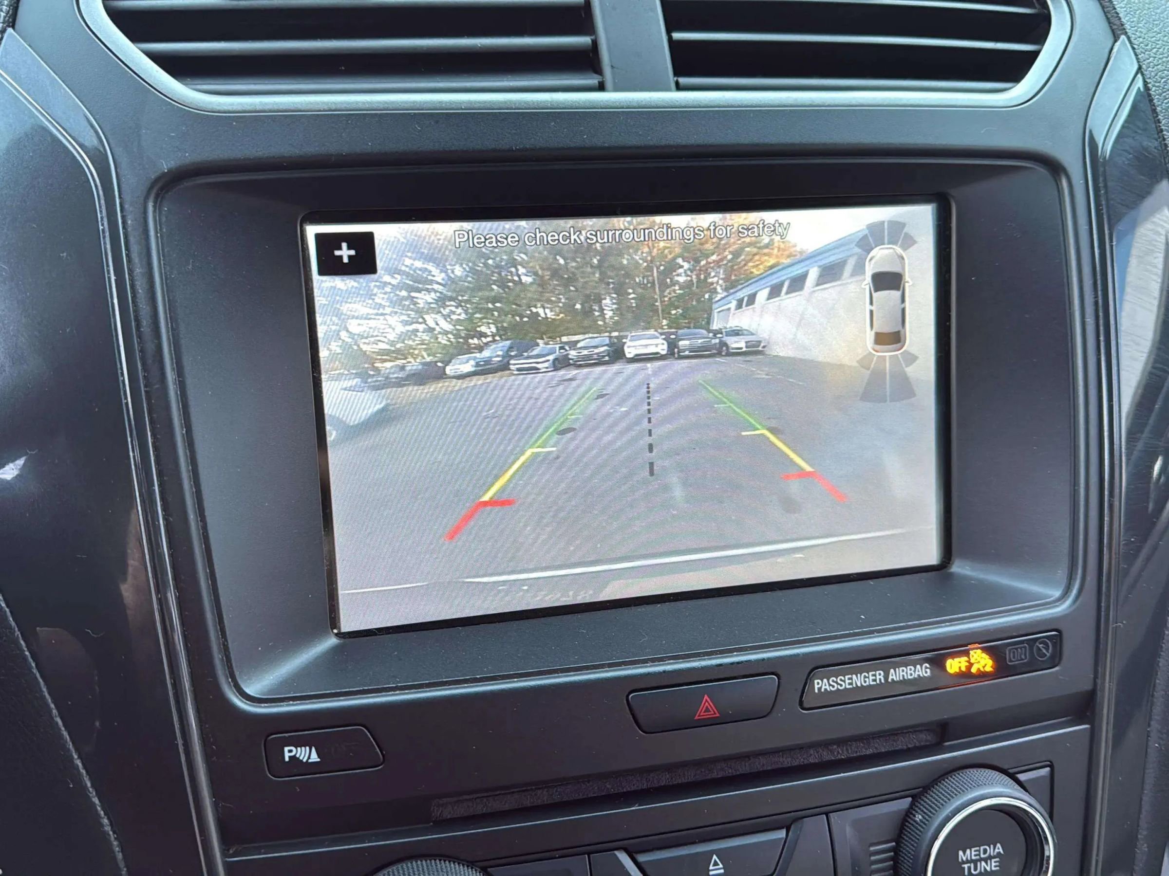 Used 2018 Ford Explorer XLT w/ Equipment Group 202A image 22