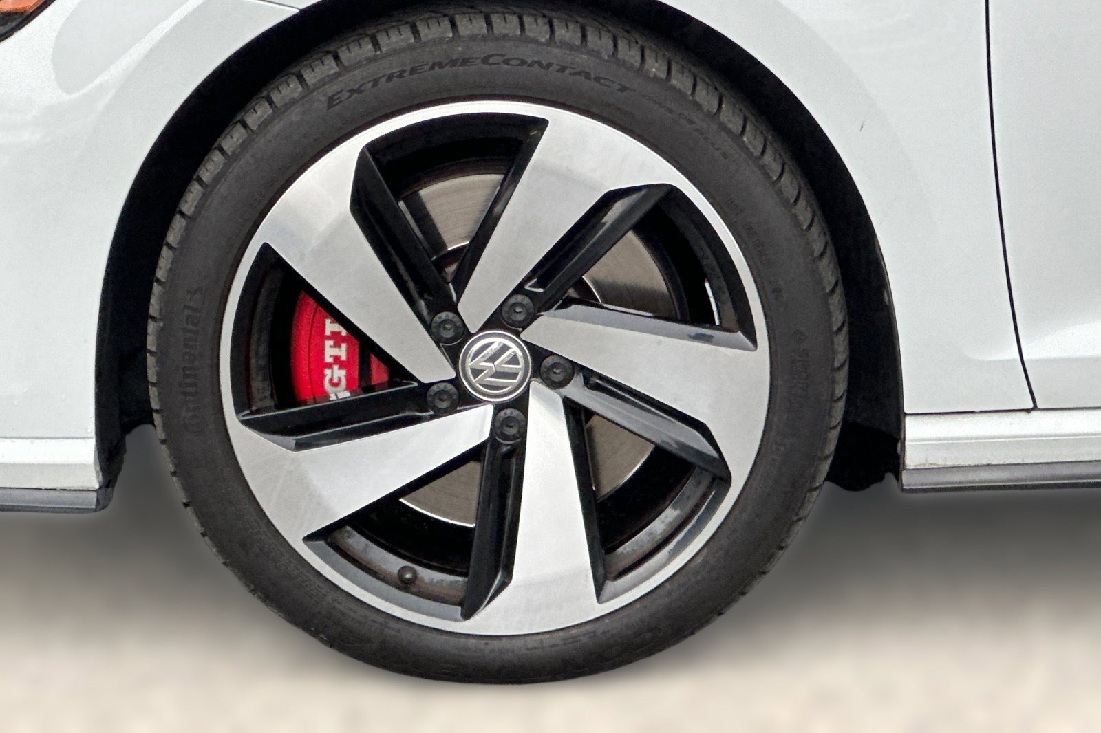 Used 2019 Volkswagen GTI SE w/ SE Experience Package image 11