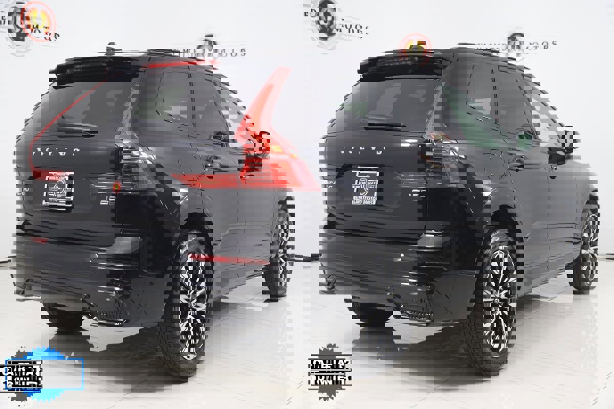 Used 2025 Volvo XC60 B5 Plus image 3