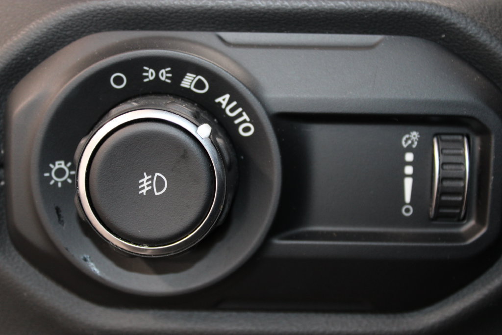 Used 2024 Jeep Wrangler Unlimited Sahara AWD/4WD image 39