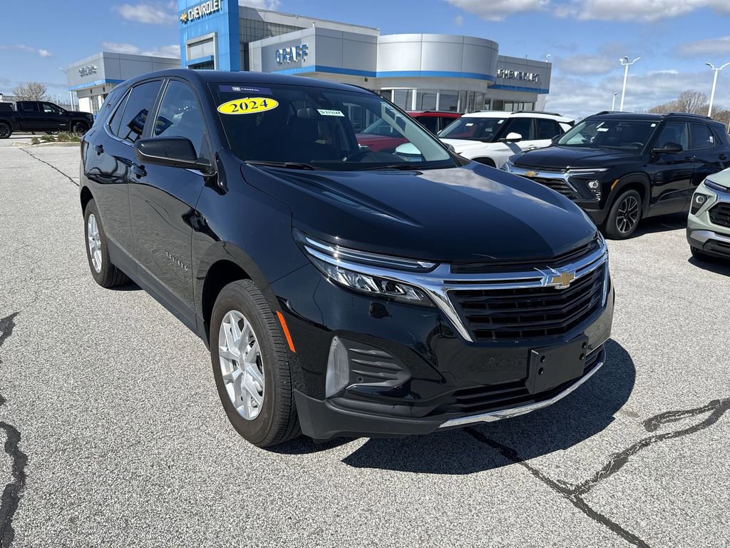 Used 2024 Chevrolet Equinox LT image 2