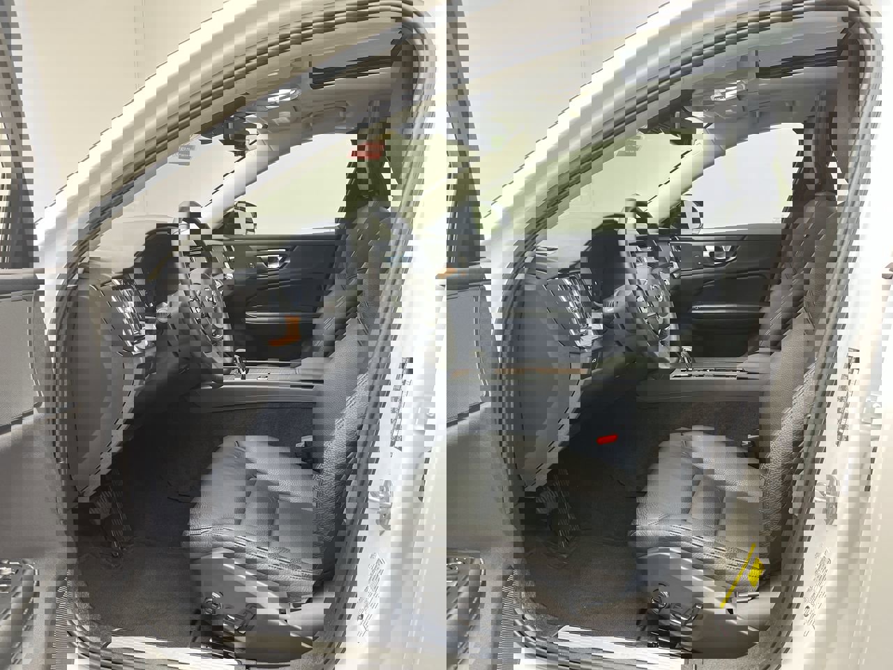 Used 2024 Volvo S60 B5 Plus video 3