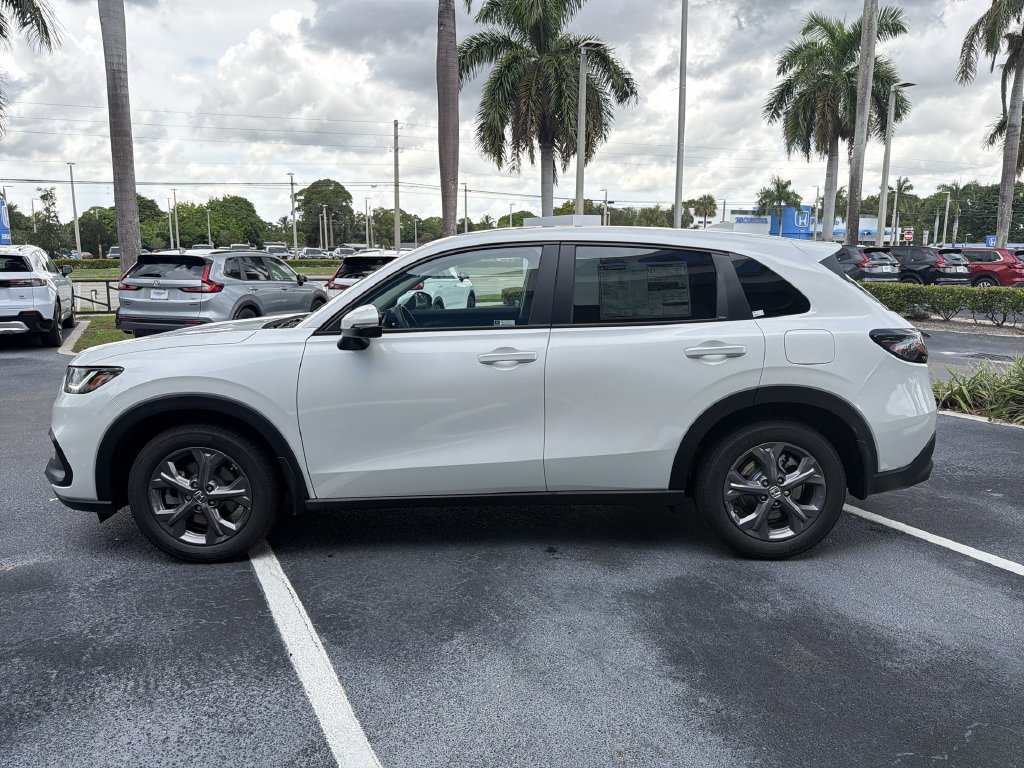 New 2027 Honda HR-V LX image 9