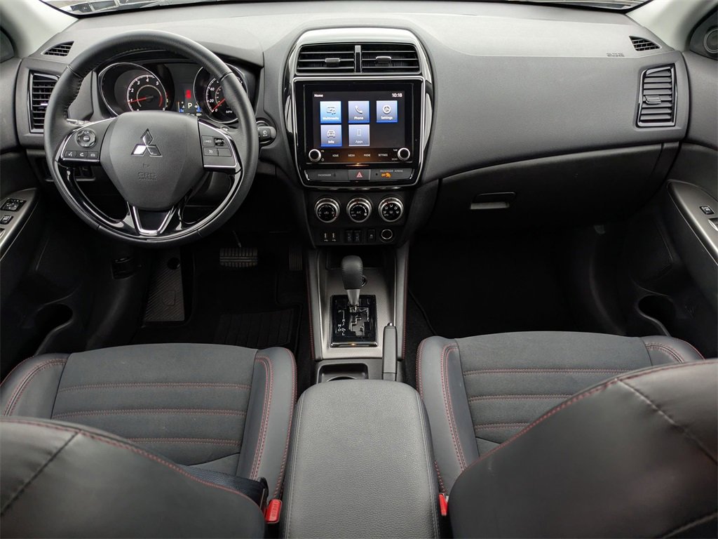 Used 2025 Mitsubishi Outlander Sport AWD image 30