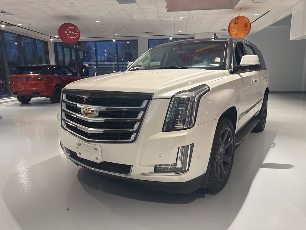 Used 2019 Cadillac Escalade Luxury image 1